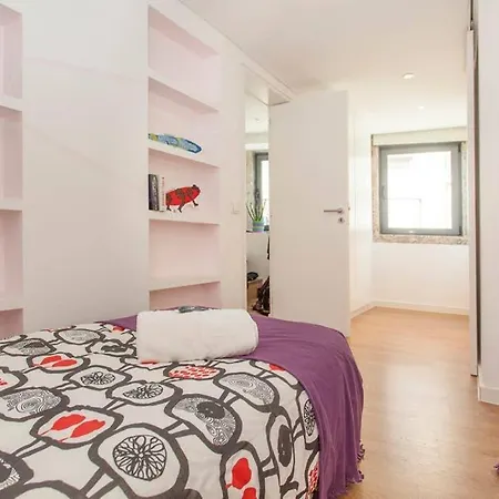 Windmill White - 2 Bedroom Duplex On City Center * Lisboa
