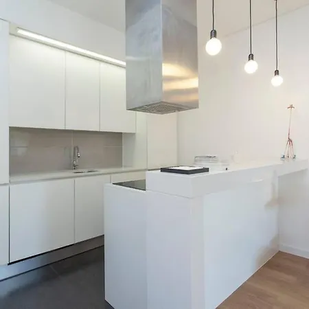 Windmill White - 2 Bedroom Duplex On City Center 公寓