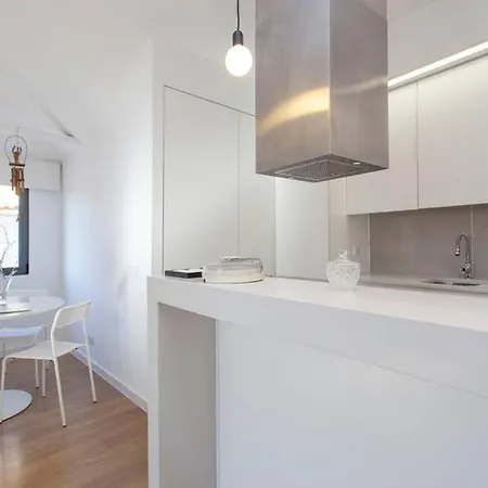 아파트 Windmill White - 2 Bedroom Duplex On City Center *