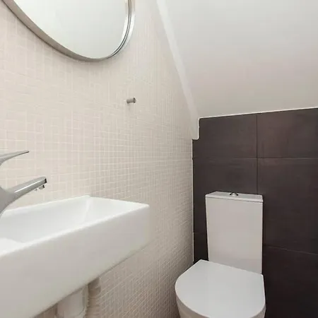 Windmill White - 2 Bedroom Duplex On City Center 公寓 *