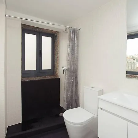 Windmill White - 2 Bedroom Duplex On City Center * 리스본