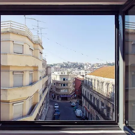 Windmill White - 2 Bedroom Duplex On City Center * Lisboa